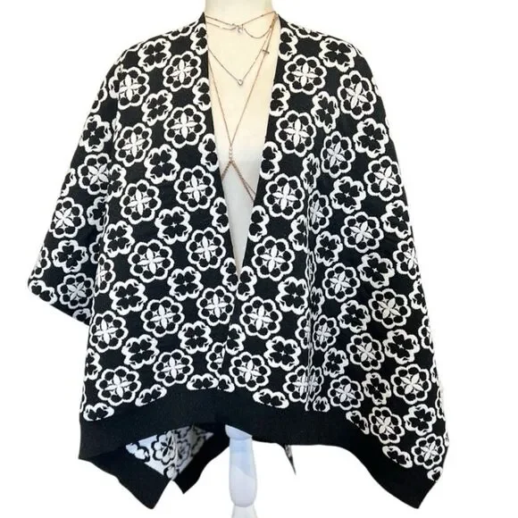 Kate spade Arabesque Knit Ruana Black White Sweater One Size - Picture 6 of 16
